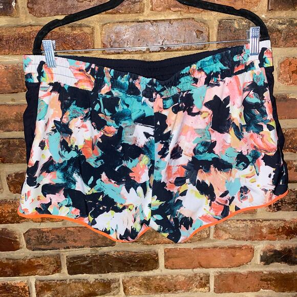 Fabletics Paintbrush Floral Lined Fallon Activewear Athletic Shorts Women's XL - Picture 4 of 6